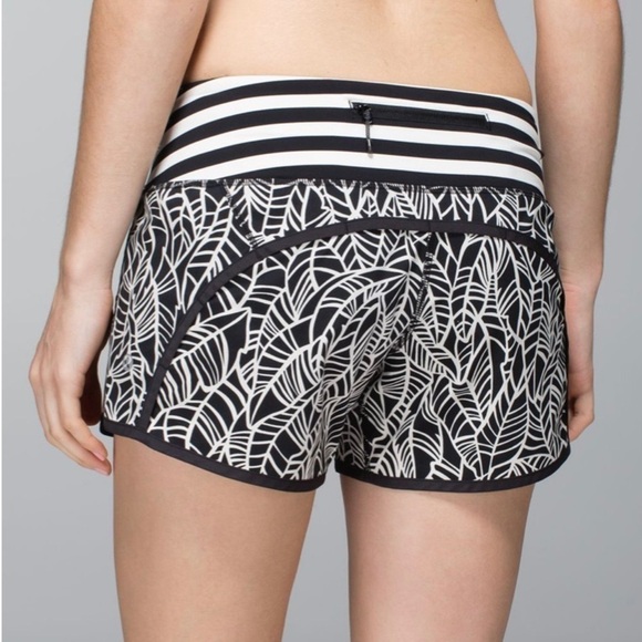 Sz6 Lululemon Run Times Short Pretty Palm Black Angel wing/Apex Stripe EUC - Picture 1 of 8